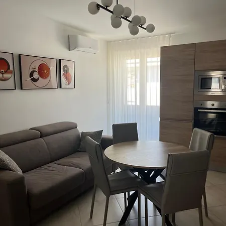 Belle Vie Luxury House * מונטפאונה